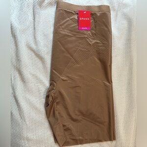 SPANX THINSTINCTS Mid-thigh Short